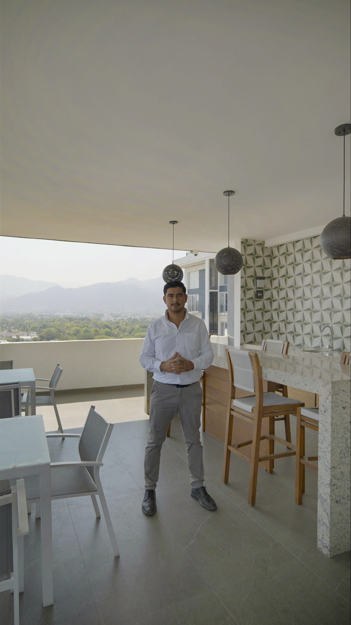 Emmanuel Flores — Broker Inmobiliario en Puerto Vallarta